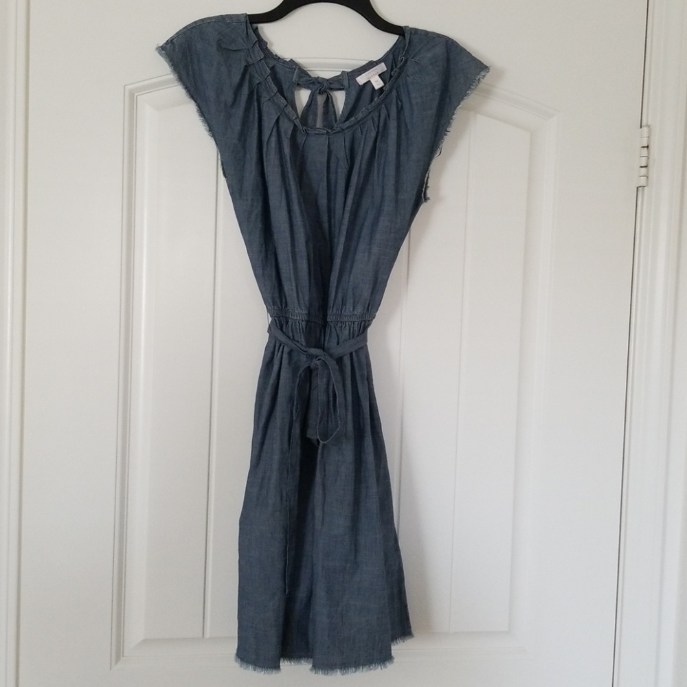Lauren Conrad pleaded dress with key hole bow